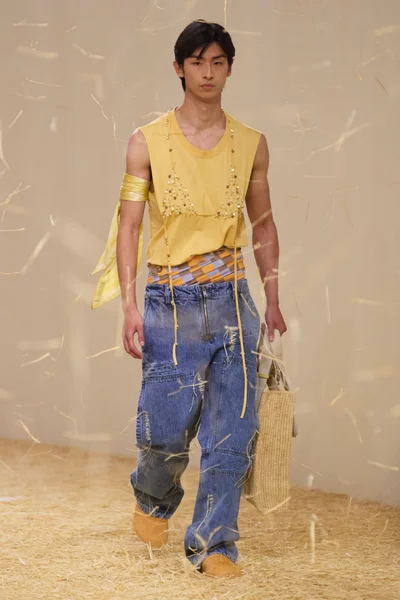 Look 32